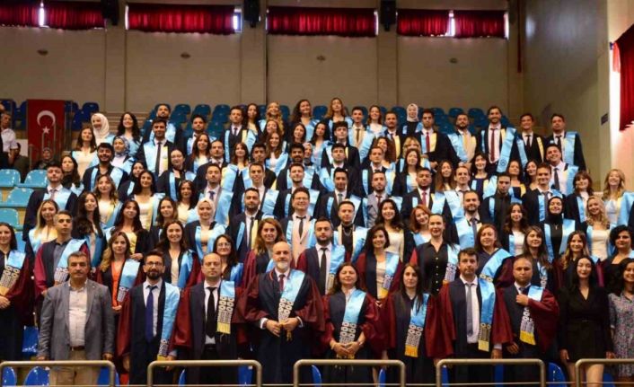 ESOGÜ Diş Hekimliği Fakültesi 2025 mezunlarını verdi