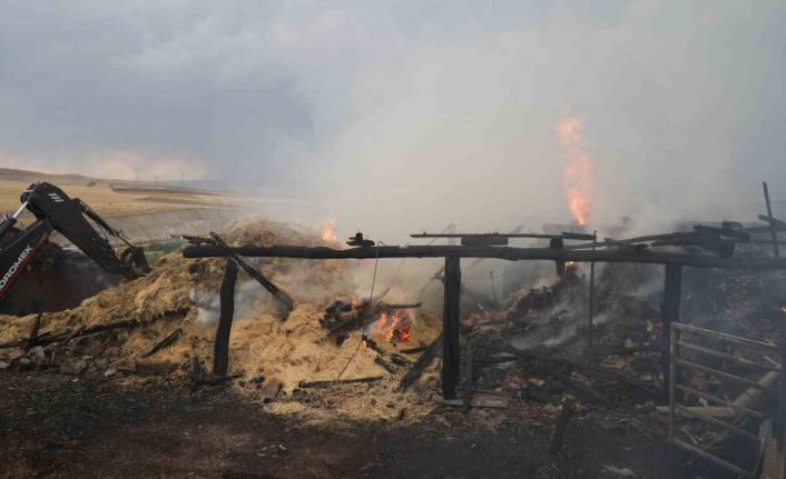 Faciadan dönüldü: Ekiplerin zamanında müdahalesi köyü yanmaktan kurtardı
