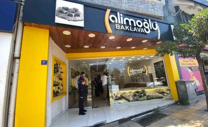 Fare görüntüleri ile gündeme gelen baklavacıya 60 bin TL cezai işlem uygulandı