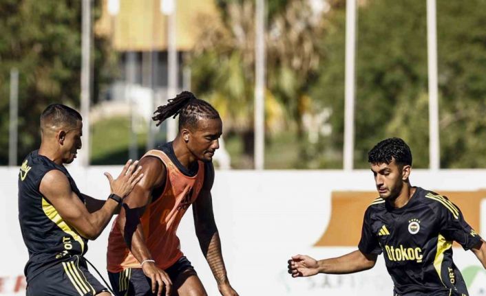 Fenerbahçe, yeni sezon hazırlıklarına devam etti
