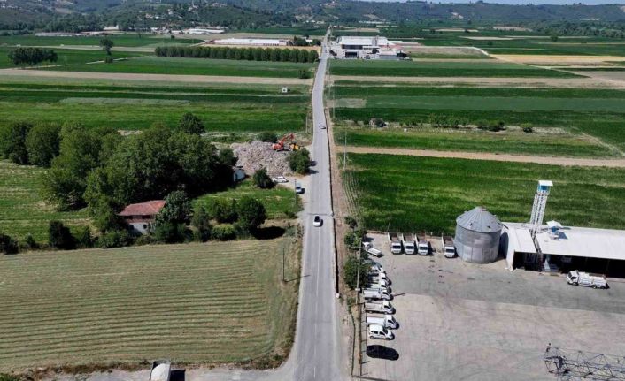Ferizli’de 9 kilometrelik yol sil baştan yenileniyor