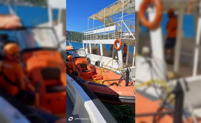 Fethiye limanında su alarak batma tehlikesi yaşayan teknenin suyu tahliye edildi