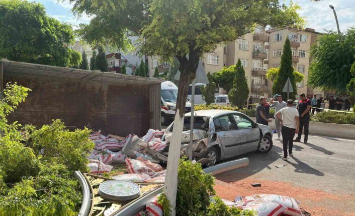 Freni patlayan tır zincirleme kazaya yol açtı, 1 kişi hayatını kaybetti