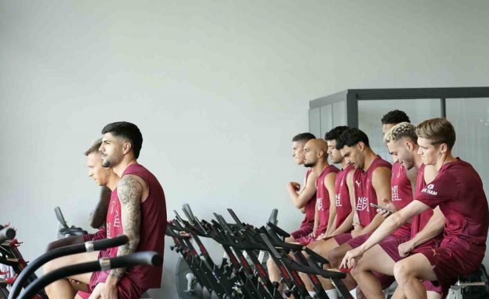 Galatasaray günü çift idmanla tamamladı