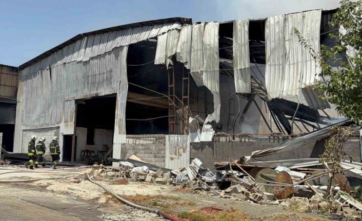 Gaziantep’te halı fabrikasındaki yangın söndürüldü