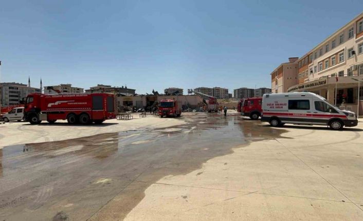 Gaziantep’te meslek lisesindeki yangın söndürüldü