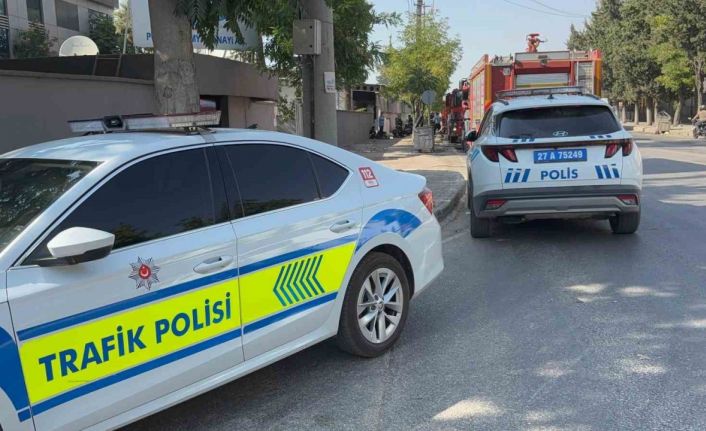 Gaziantep’te tekstil fabrikasında çıkan yangın söndürüldü