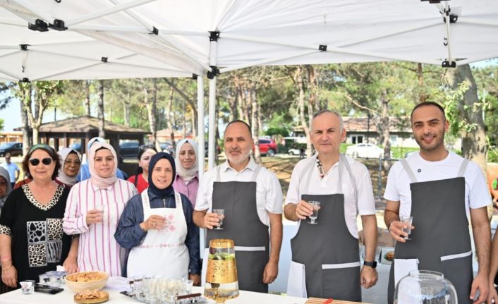 Gaziosmanpaşa Belediyesi’nin yenilediği Millet Bahçesi’ne ilk adımı kadınlar attı