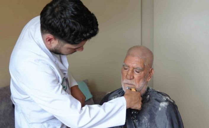 Gaziosmanpaşa’da "Evde Temizlik" ve "Evde Berber" hizmetleri yüzleri güldürüyor