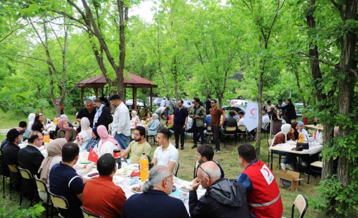 Gazzeli öğrenciler piknikte buluştu