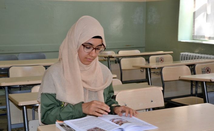 Gediz Anadolu Lisesi öğrencilerinden YKS’de tarihi başarı