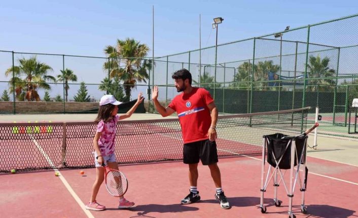 Geleceğin tenisçilerine Başkan Çerçioğlu’ndan tam destek