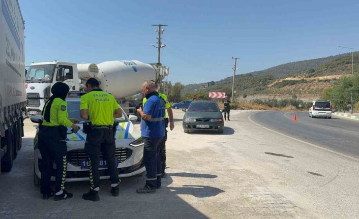 Gemlik Kumla-Armutlu yolunda radarlı denetim