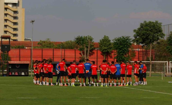 Gençlerbirliği, yeni sezon hazırlıklarını basına açtı