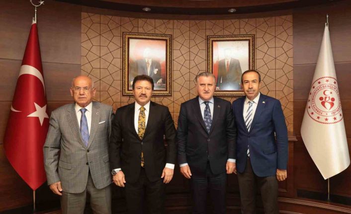 Gençlik ve Spor Bakanı Aşkın Bak, Ankaragücü Onursal Başkanı Yiğiner’i kabul etti