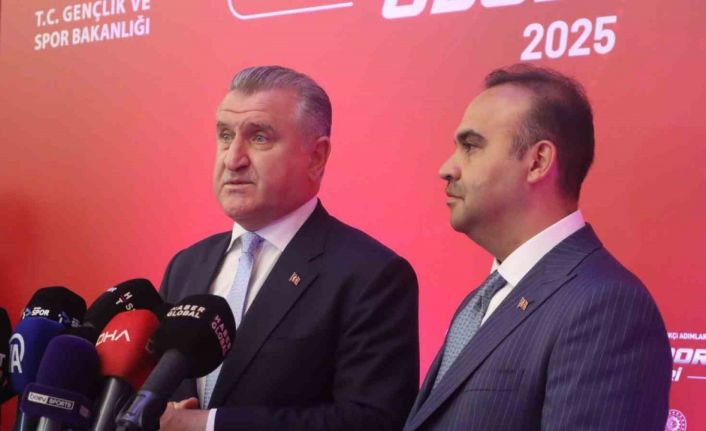 Gençlik ve Spor Bakanı Bak ile Sanayi ve Teknoloji Bakanı Kacır, "Bigg Spor Ödülleri" törenine katıldı