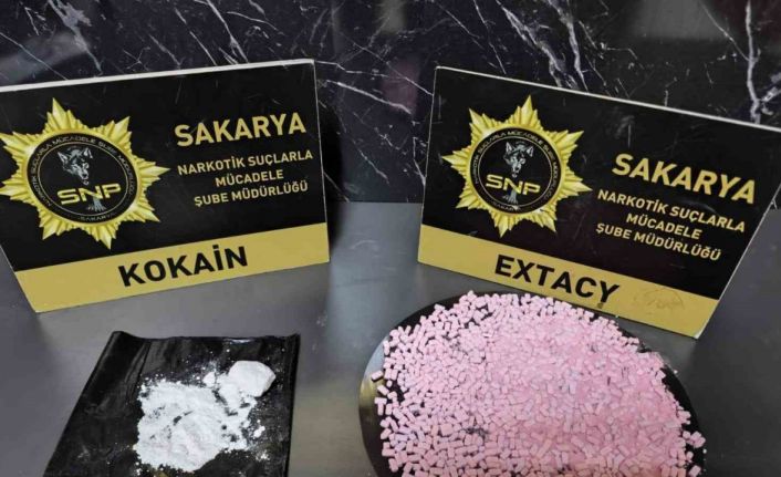 Gişelerde uyuşturucuyla yakalan 2 şüpheliye gözaltı