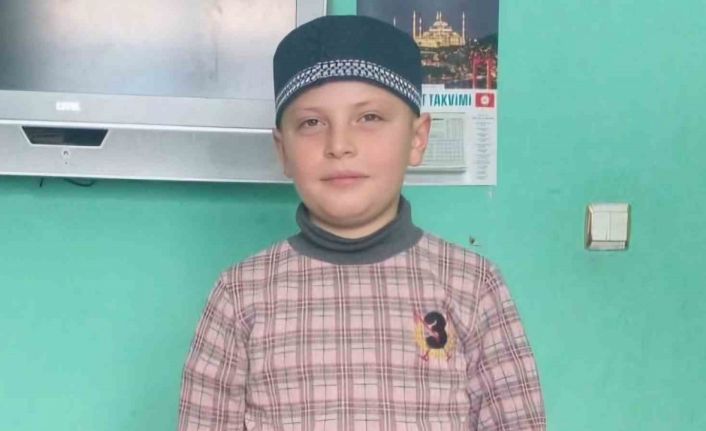 Gölette boğulma tehlikesi geçiren çocuğu imam kurtardı