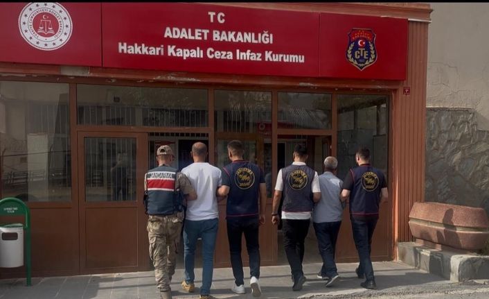 Hakkari’de kesinleşmiş hapis cezası olan 2 kişi yakalandı
