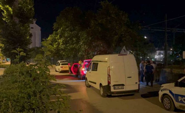 Hakkında 9 yıl hapis cezası bulunan şahıs jandarma aracı içerisinde tabancayla intihar girişiminde bulundu