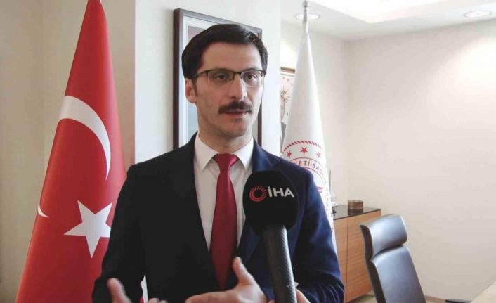 Halk Sağlığı Genel Müdürü Demirkol: "11.00 - 16.00 arası zorunlu olmadıkça dışarı çıkmayın"