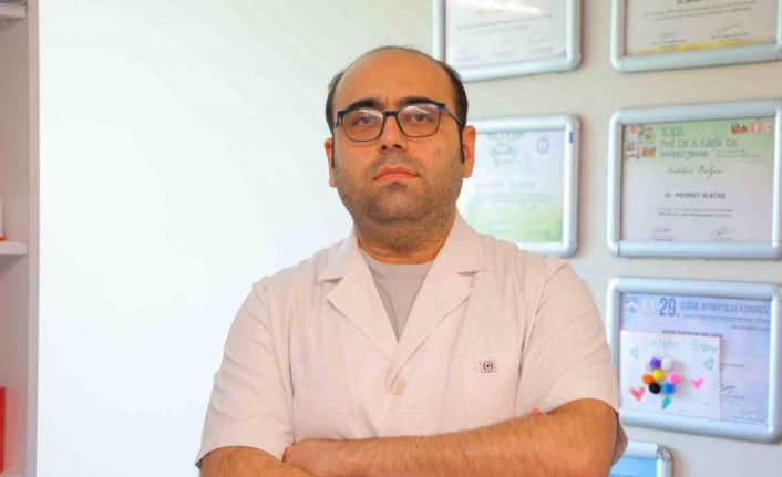 Hastaneye gitti, karnına yapışan kene ile karşılaştı