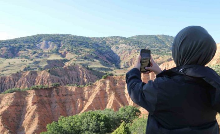 Hem ismi hem de görüntüsüyle dikkat çekiyor, ziyaretçilerine eşsiz manzara sunuyor