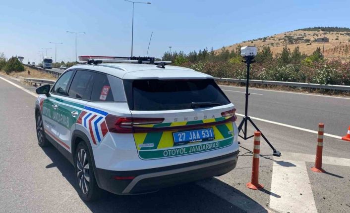 Hız sınırını aşan sürücülere ceza yağdı