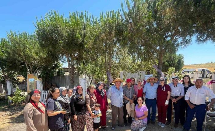 Huzurevi sakinleri lavanta tarlasına konuk oldu