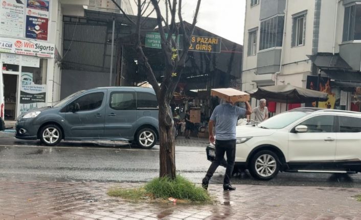 Iğdır’da kavurucu sıcakların ardından sağanak yağış etkili oldu