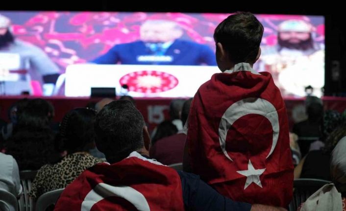 İhanetin karşısında milletin zaferi 9. yılında: Aynı ruhla yeniden meydanlar doldu
