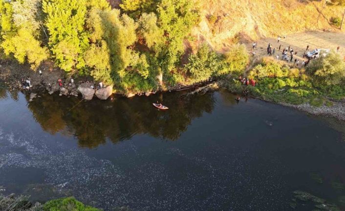 İki çocuğun boğulduğu nehirde çok sayıda ekip çalışmalara katıldı