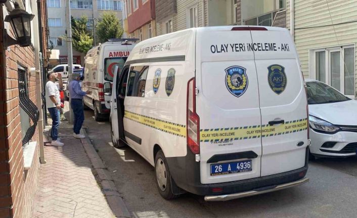 İki çocuk babası adam evinde ölü bulundu