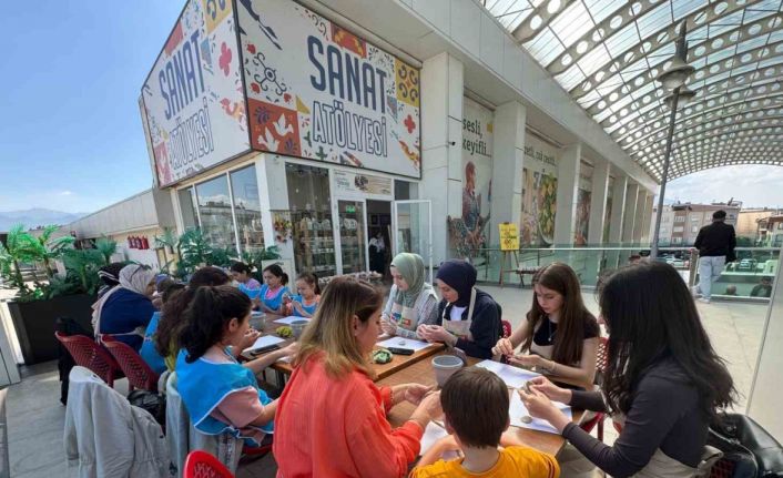 İnegöl AVM, Temmuz ayında ziyaretçilerini sanatla buluşturuyor