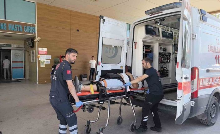 İnegöl’de lastiği patlayan araç şarampole yuvarlandı