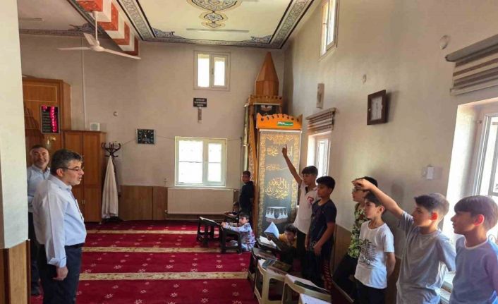 İpekyolu Müftüsü Tavlaşoğlu’dan Kur’an kurslarına ziyareti