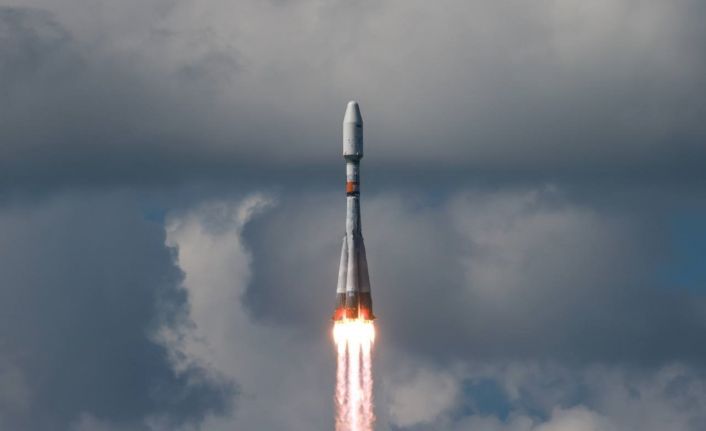 İran’ın yerli üretim "Nahid-2" haberleşme uydusunu başarıyla fırlatıldı