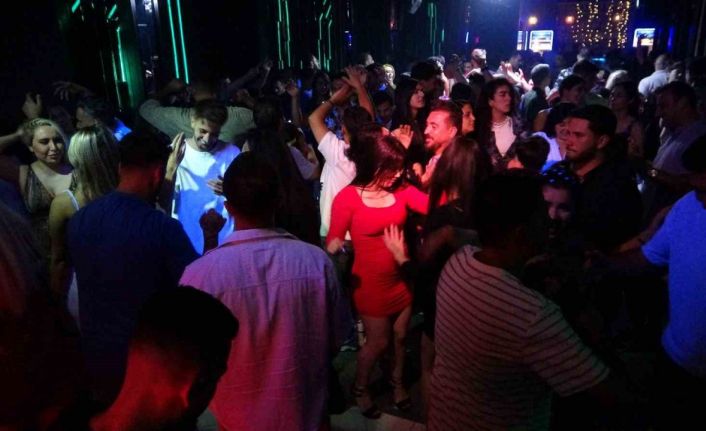 İranlılar Van’da gönüllerince eğleniyor