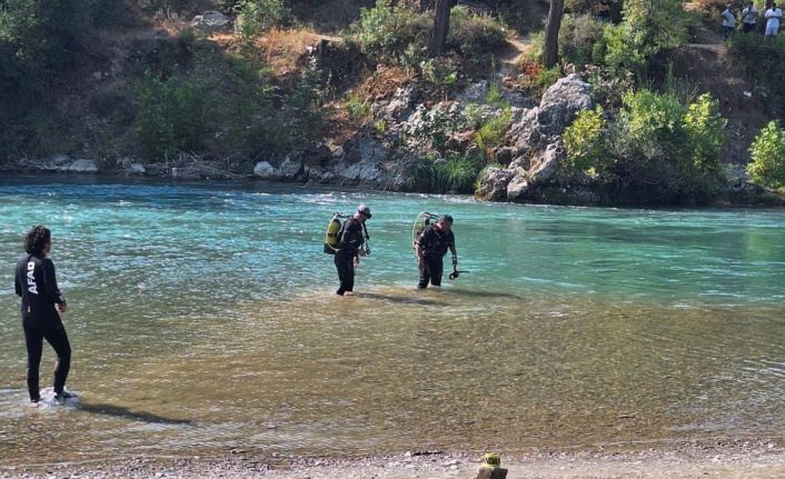 Irmağa düşen topu almak isterken akıntıya kapılan lise öğrencisinden acı haber