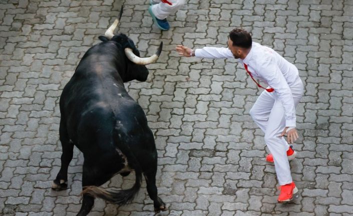 İspanya’da boğa koşularında 8 kişi yaralandı