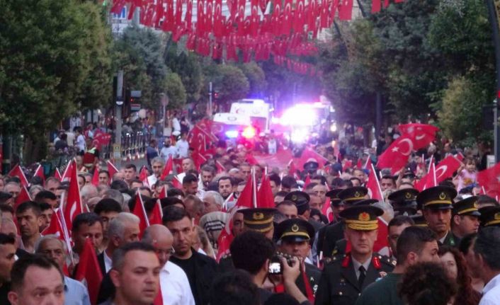 Isparta’da 15 Temmuz’un 9. yılında şehitler dualarla anıldı
