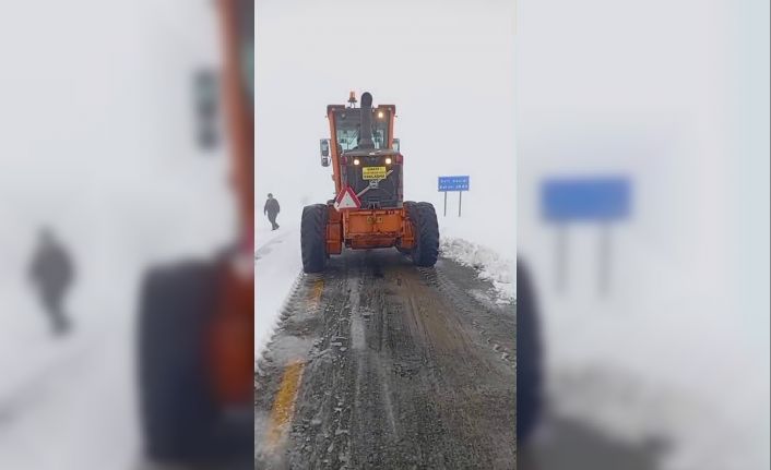 İspir’de temmuz ayında kar sürprizi