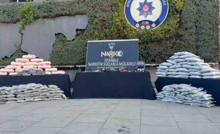 İstanbul merkezli 6 ilde ve Norveç’teki operasyonda ele geçirilen uyuşturucu emniyette sergilendi