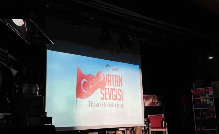 İstanbul’da TÜRGEV’in "Vatan Sevgisi" tiyatro oyunu izleyiciyle buluştu