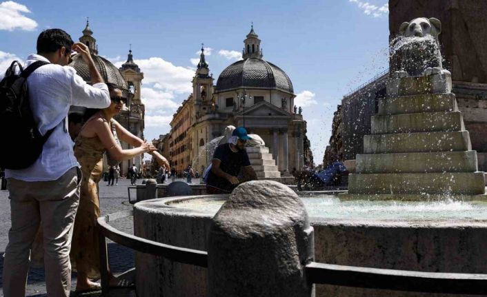 İtalya’da sel ve aşırı sıcaklarda 2 kişi hayatını kaybetti