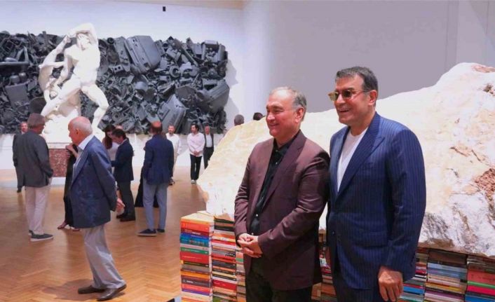 İtalya’da Yıldız Holding’in desteğiyle Ahmet Güneştekin’in "Yoktunuz" Sergisi ziyarete açıldı