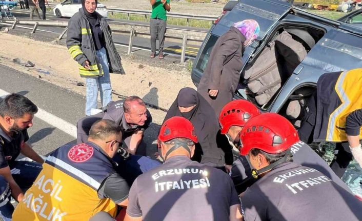 İtfaiye araçta sıkışan 5 kişiyi çıkardı