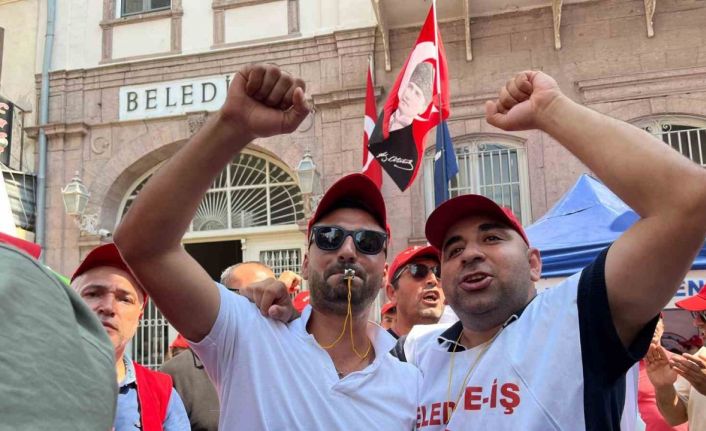 İzmir Büyükşehir Belediyesi’nde işten çıkartılan işçilerin eylemi 9’uncu gününde sürüyor