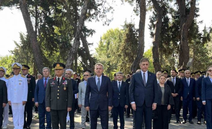 İzmir’de 15 Temmuz şehitleri dualarla anıldı