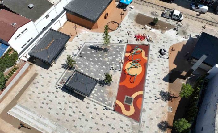 İzmit’e yeni meydan